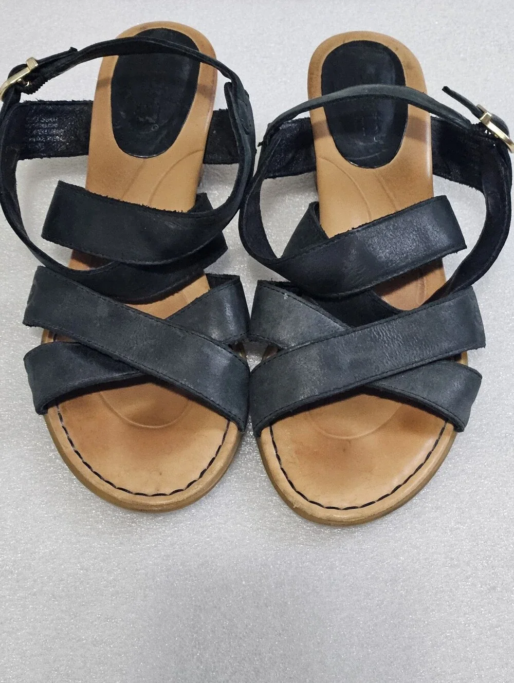 Born Crossover Strappy Sandals - Picture 1 of 5